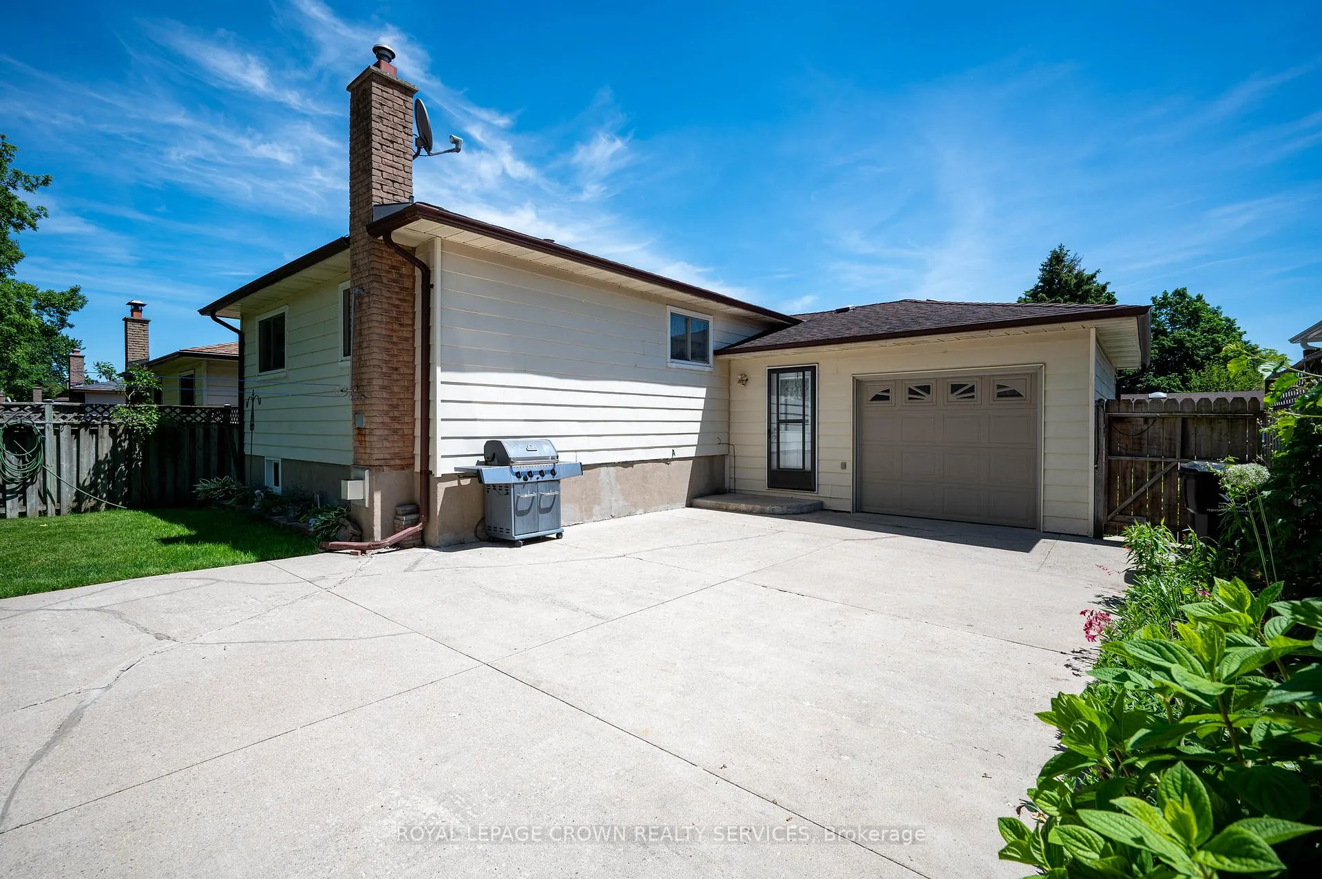 Photo 35 of 35 Barnicke Drive, Cambridge — HOMEH