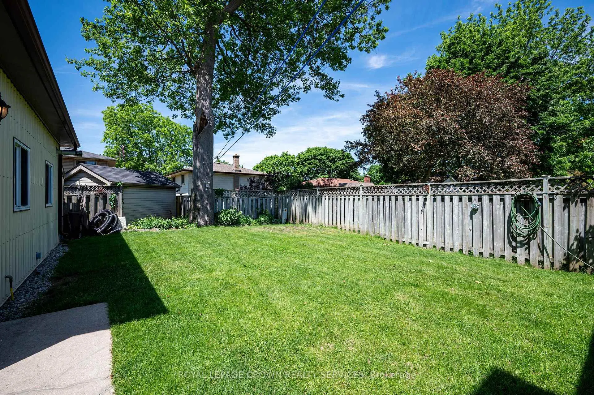 Photo 36 of 35 Barnicke Drive, Cambridge — HOMEH