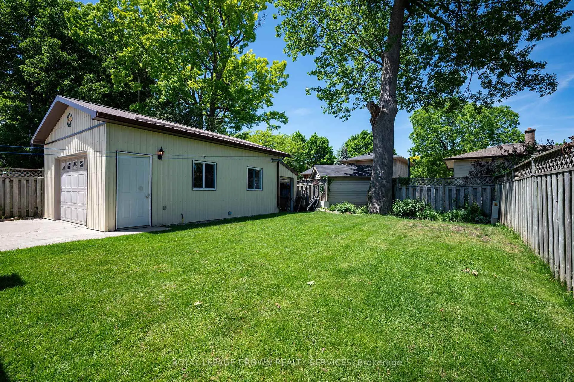 Photo 37 of 35 Barnicke Drive, Cambridge — HOMEH