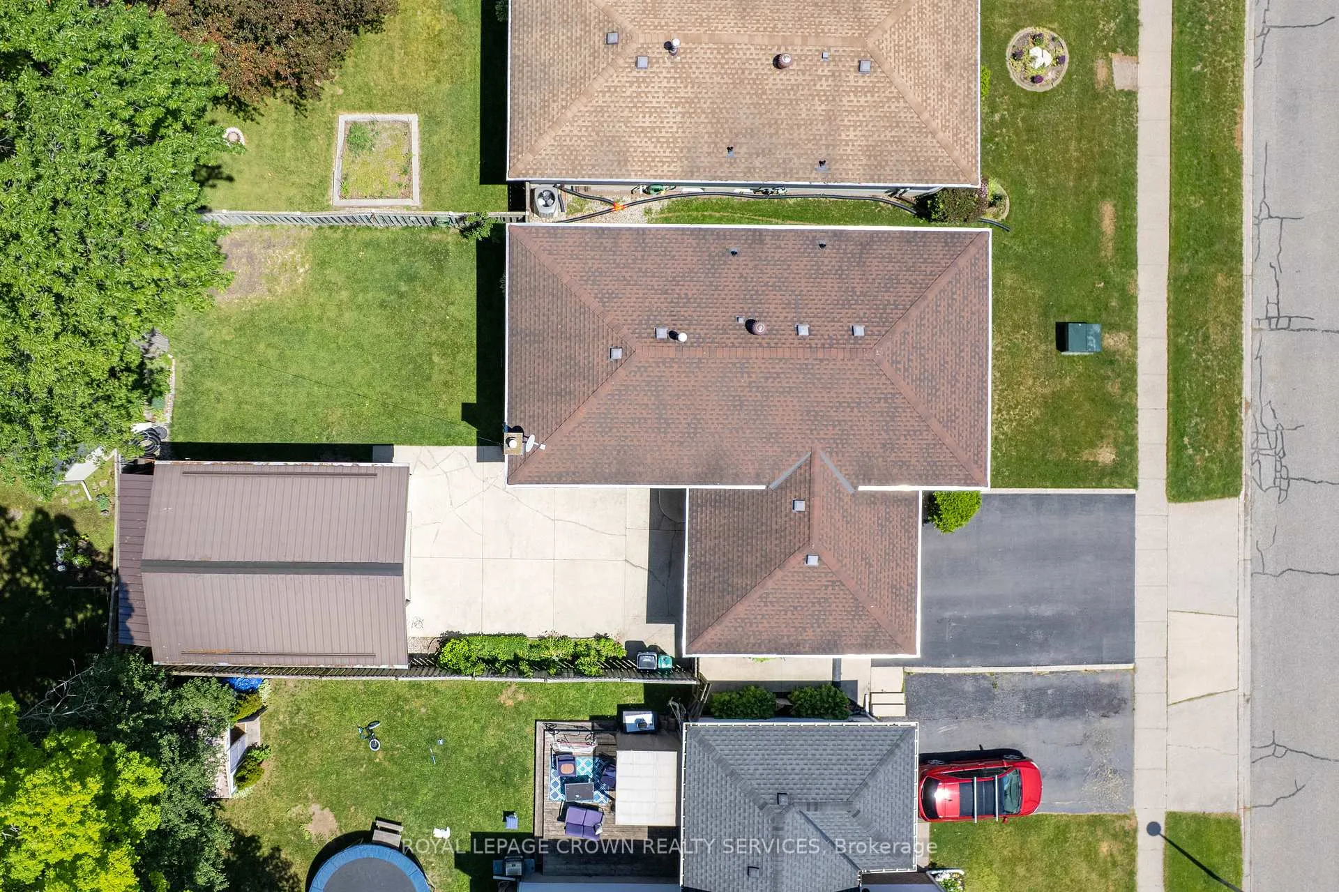 Photo 41 of 35 Barnicke Drive, Cambridge — HOMEH