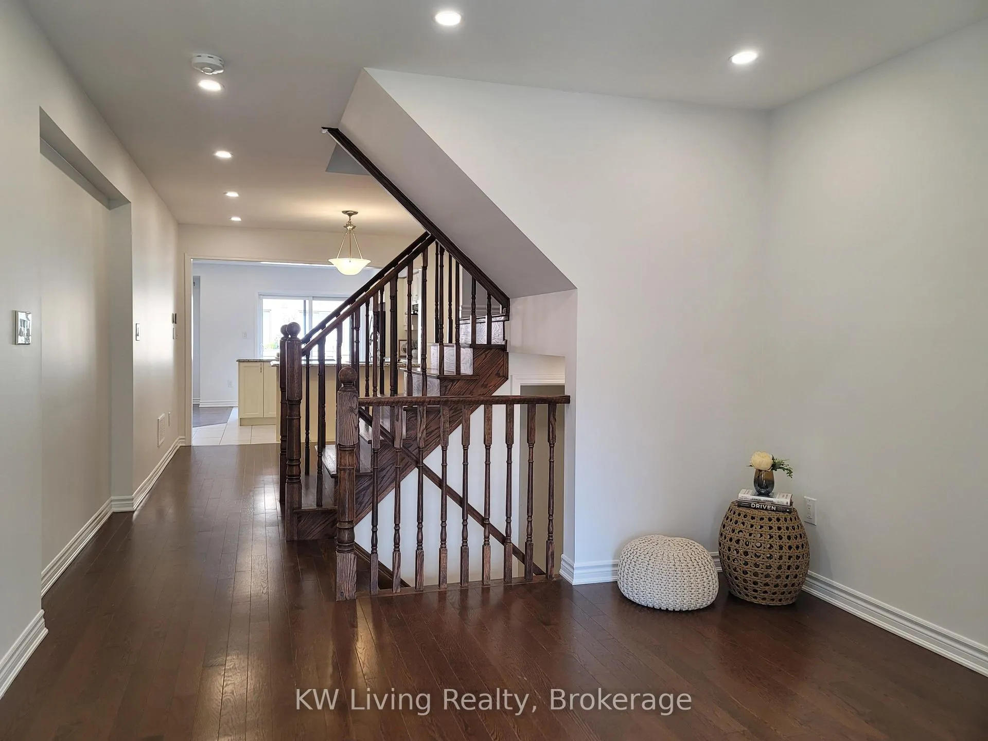 Photo 3 of 116 Coho Drive, Whitby, Lynde Creek — HOMEH