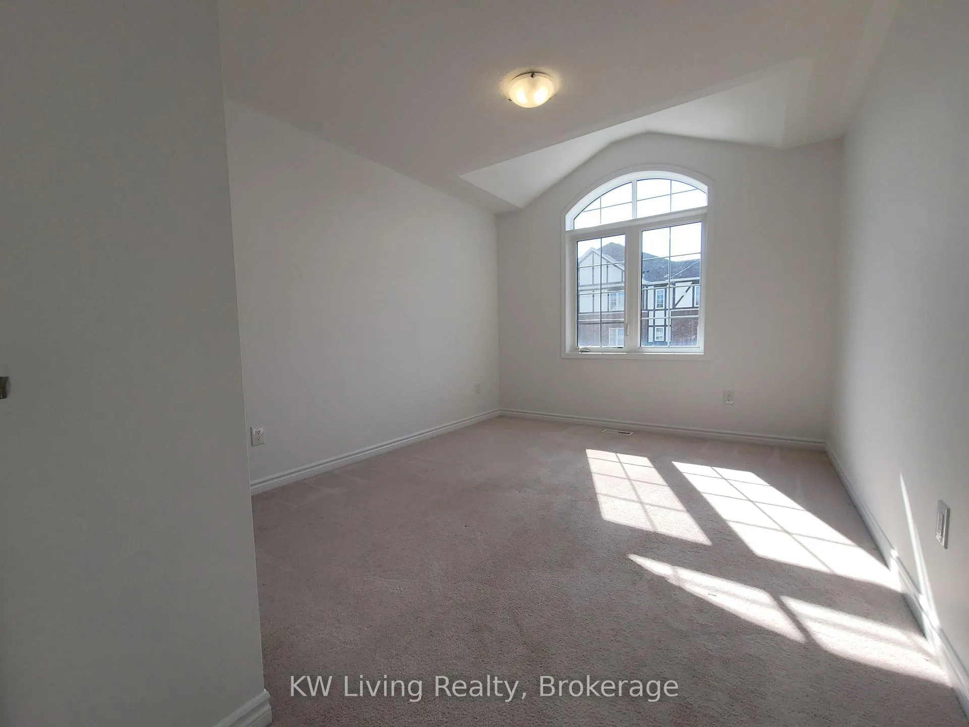 Photo 6 of 116 Coho Drive, Whitby, Lynde Creek — HOMEH