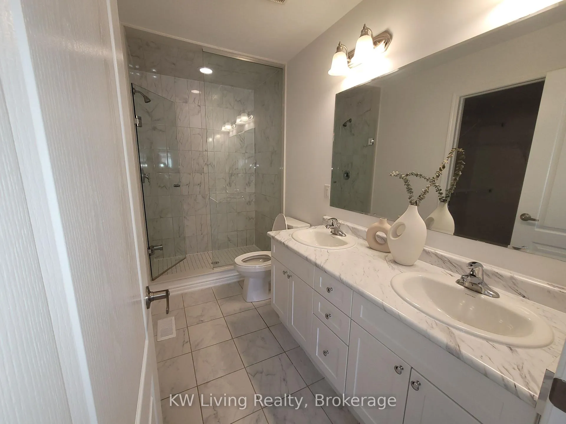 Photo 12 of 116 Coho Drive, Whitby, Lynde Creek — HOMEH