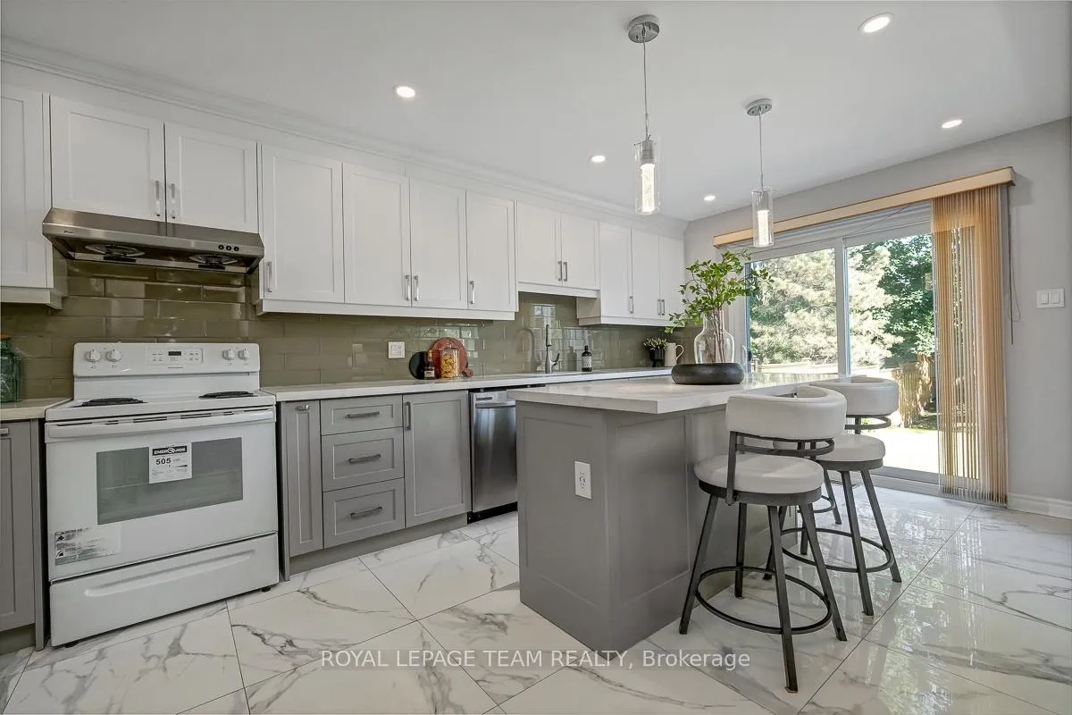 Photo 14 of 91 Dossetter Way, Ottawa, Hunt Club Park — HOMEH