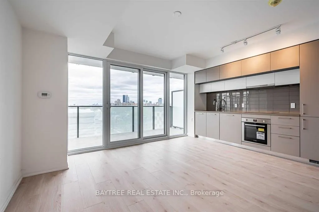 Front of Unit 1606, 99 Foxbar Road