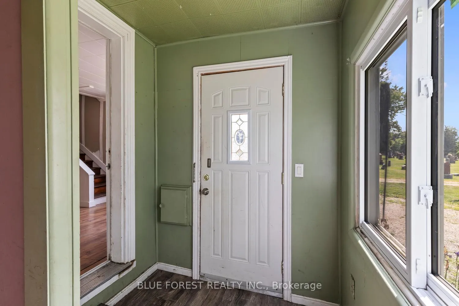 Photo 4 of 10 Henry Street, St. Thomas — HOMEH
