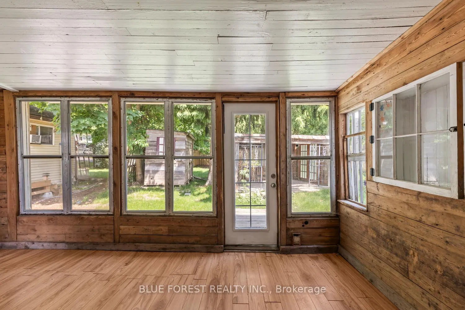 Photo 16 of 10 Henry Street, St. Thomas — HOMEH