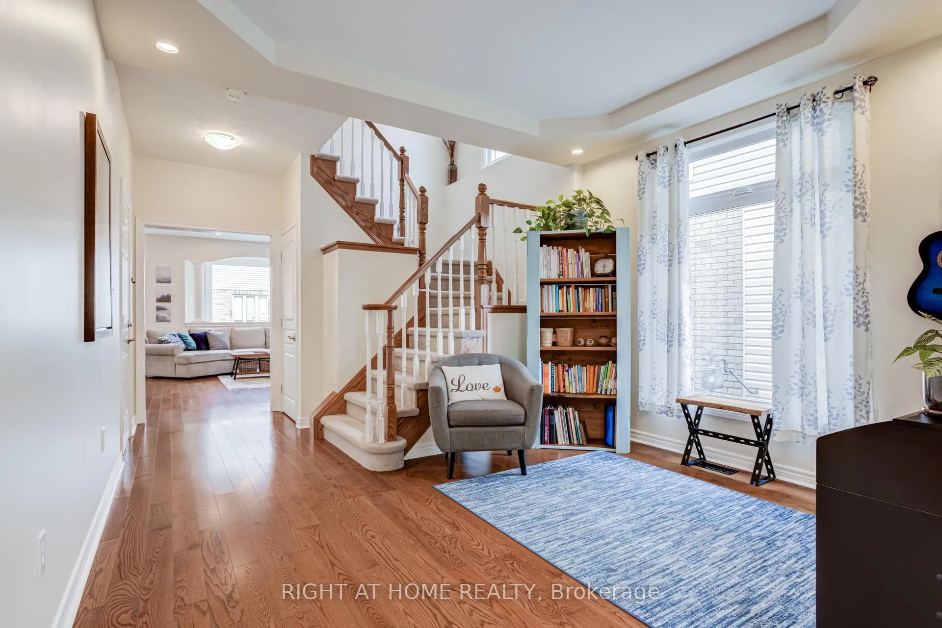 Photo 5 of 2334 Norland Drive, Burlington, Orchard — HOMEH