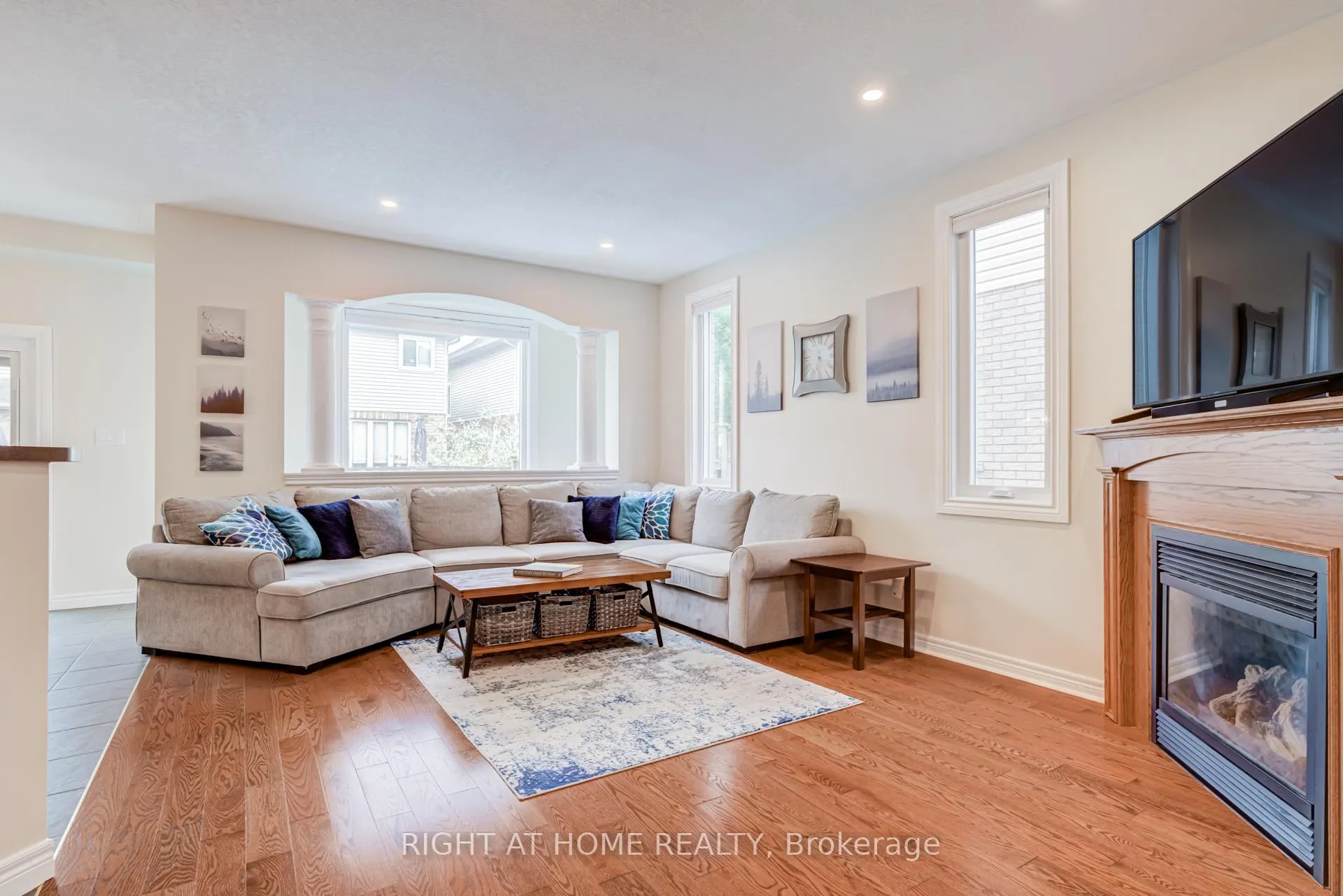 Photo 8 of 2334 Norland Drive, Burlington, Orchard — HOMEH