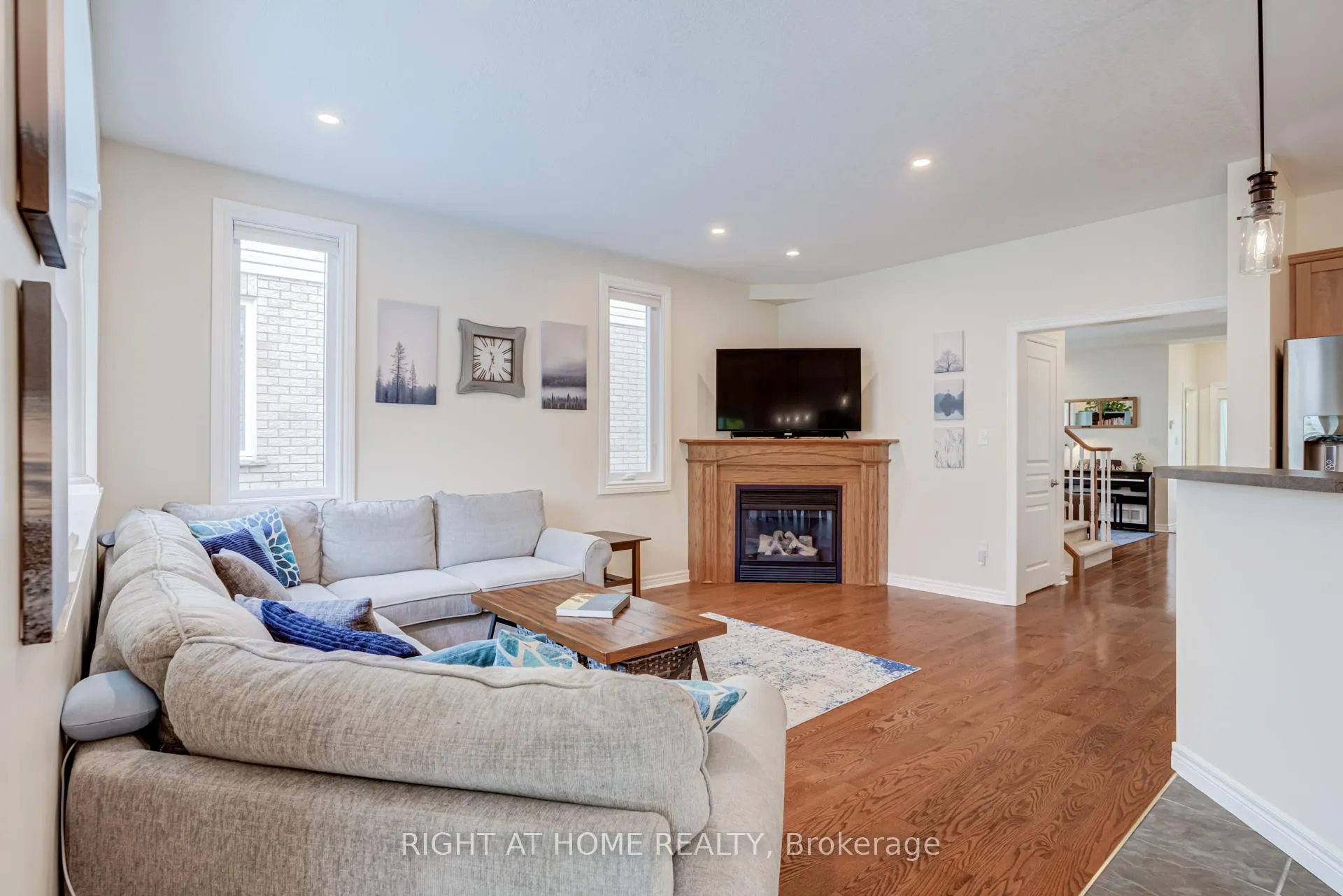 Photo 10 of 2334 Norland Drive, Burlington, Orchard — HOMEH