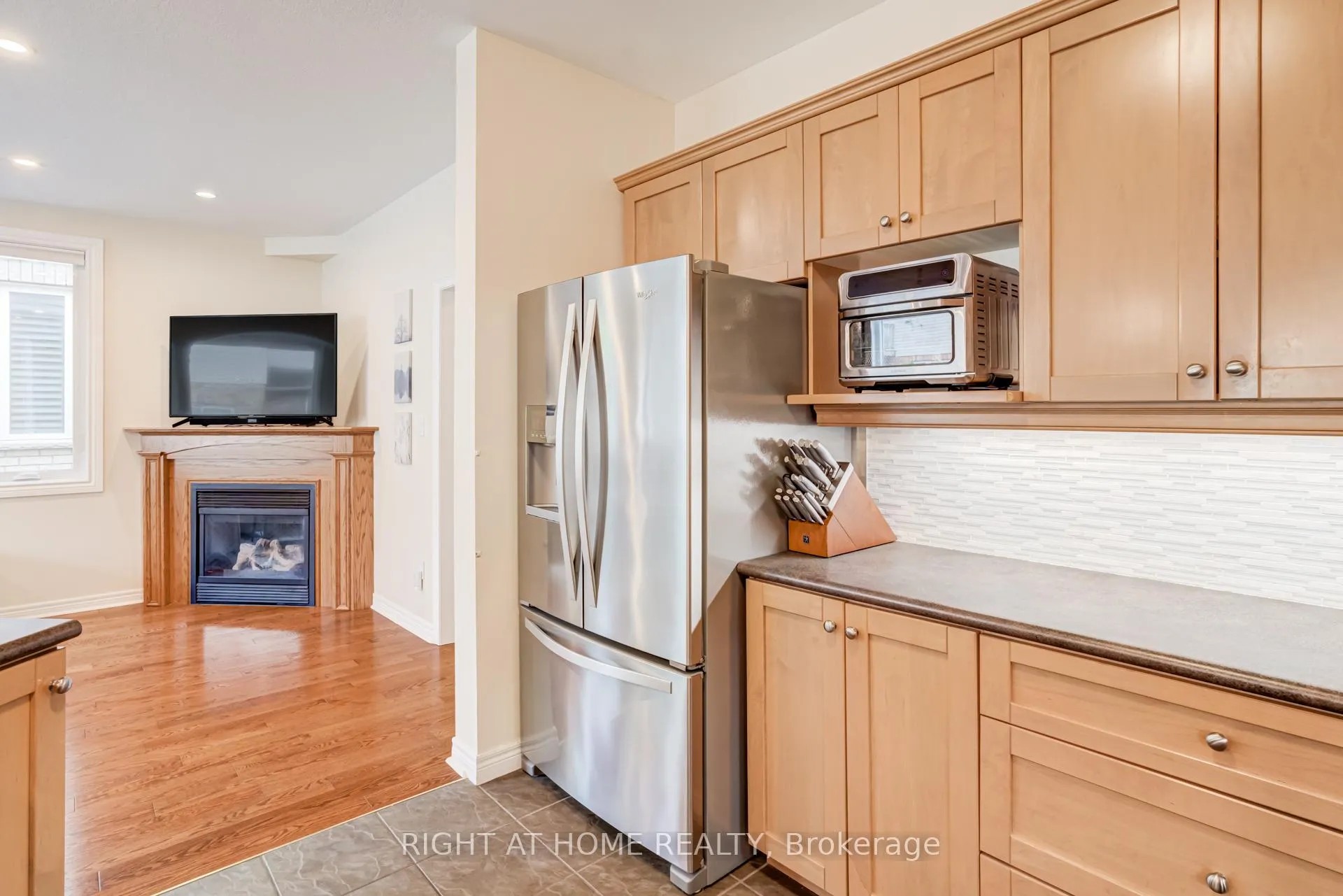 Photo 13 of 2334 Norland Drive, Burlington, Orchard — HOMEH