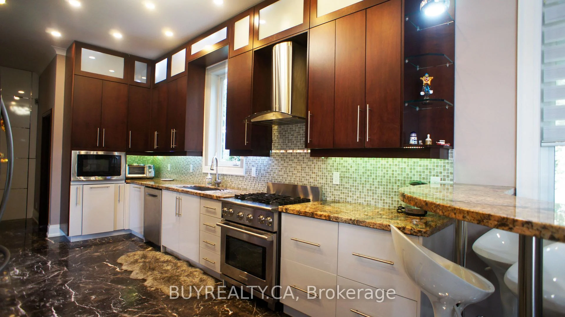 Photo 11 of 2530 King Road, King, King City — HOMEH