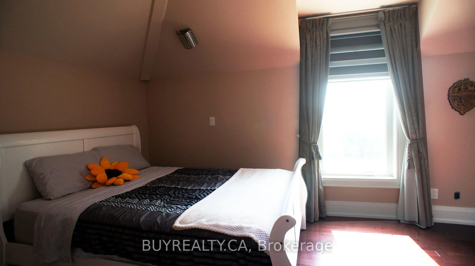 Photo 23 of 2530 King Road, King, King City — HOMEH
