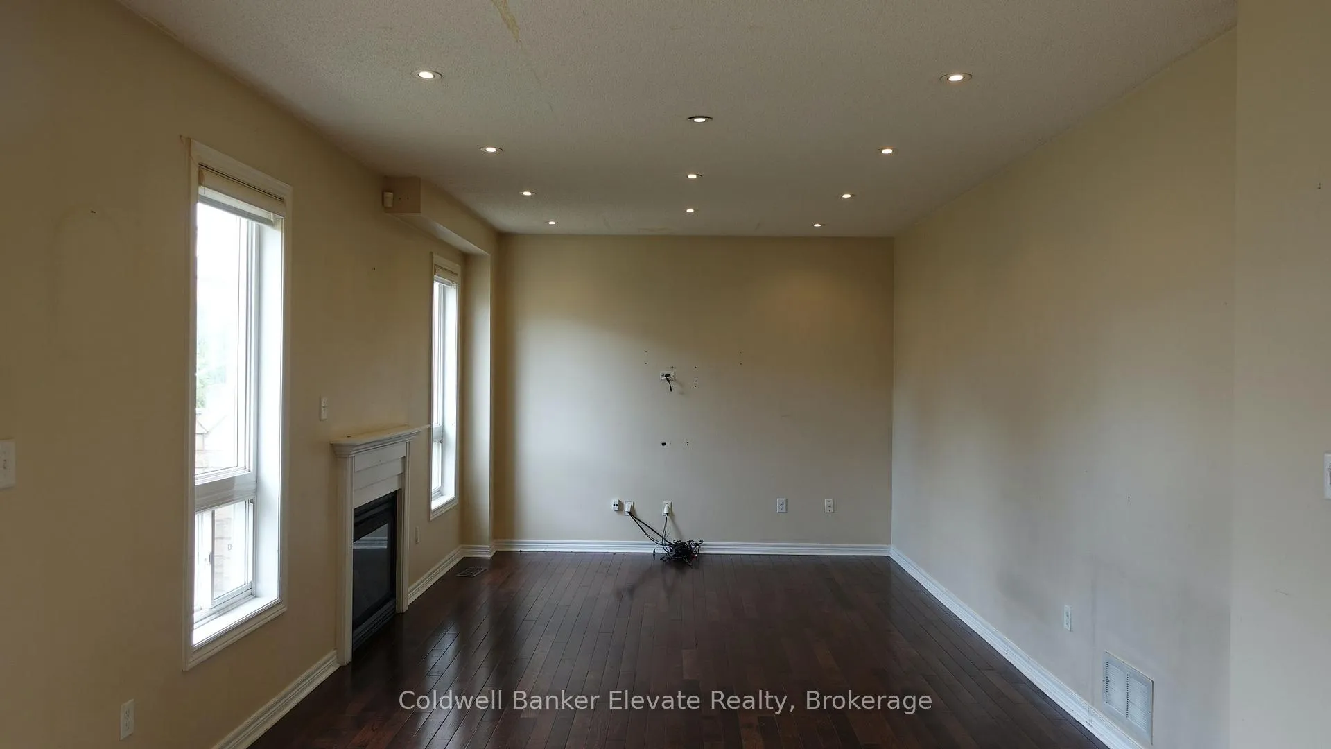 Photo 5 of 20 Goldnugget Road, Brampton, Bram West — HOMEH