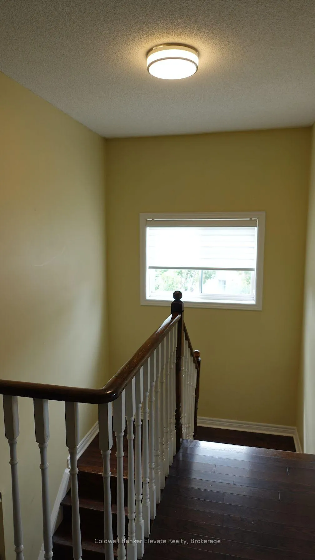 Photo 6 of 20 Goldnugget Road, Brampton, Bram West — HOMEH