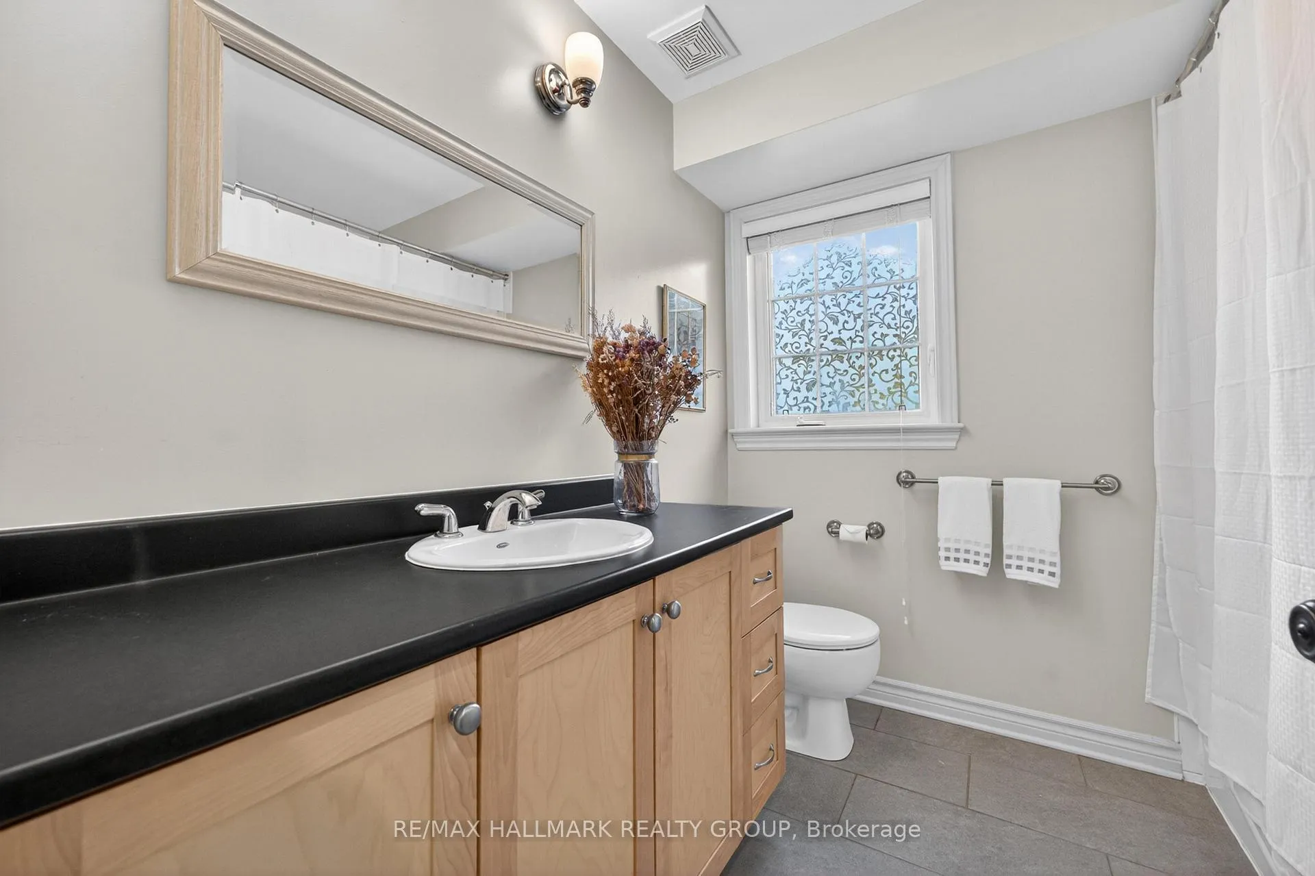 Photo 19 of 320 Iona Street, Ottawa, Westboro/Hampton Park — HOMEH