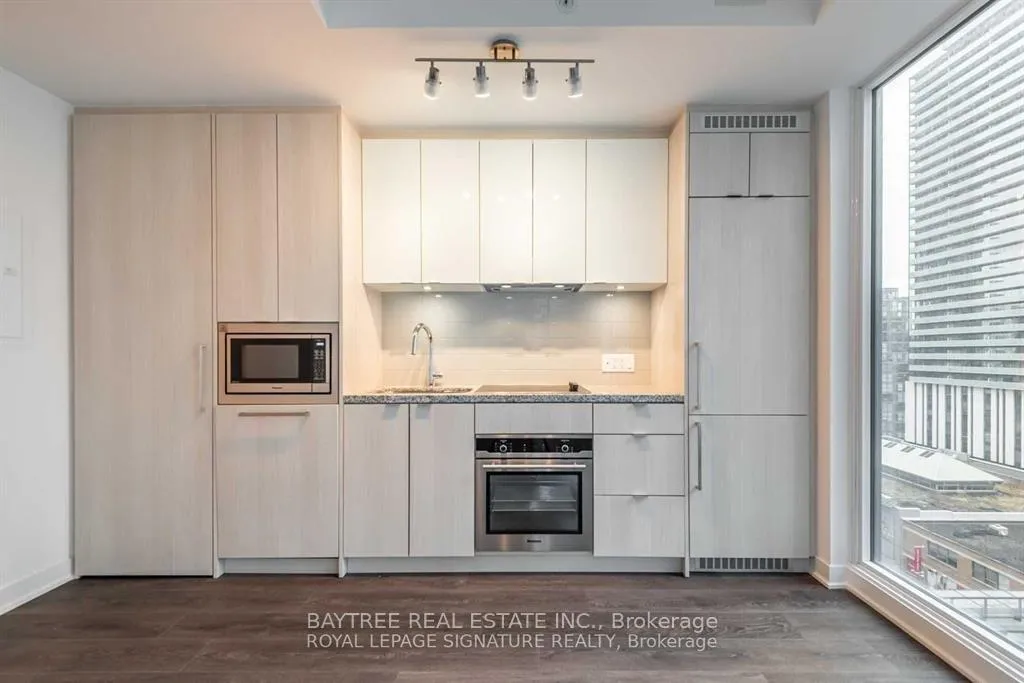 Photo 2 of Unit 4311, 115 Blue Jays Way, Toronto, Waterfront Communities — HOMEH