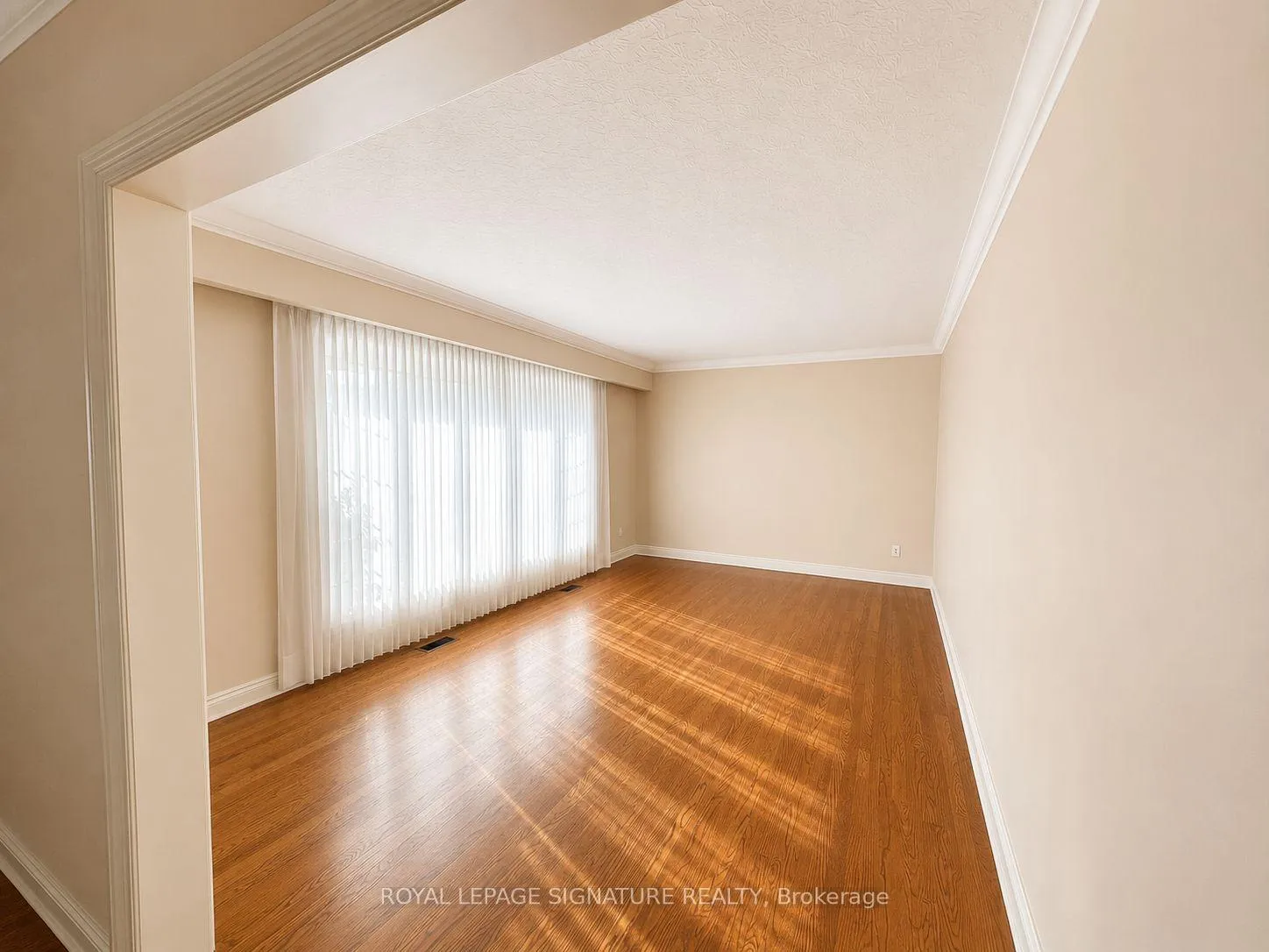 Photo 3 of Unit Main, 475 Fairlawn Street, Oshawa, McLaughlin — HOMEH