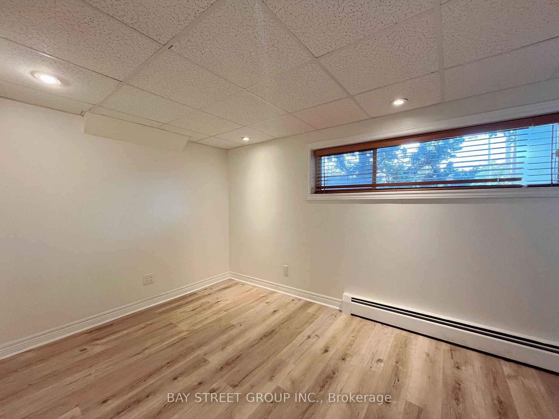 Photo 3 of Unit Lower, 106 St Davids Road, St. Catharines, Burleigh Hill — HOMEH