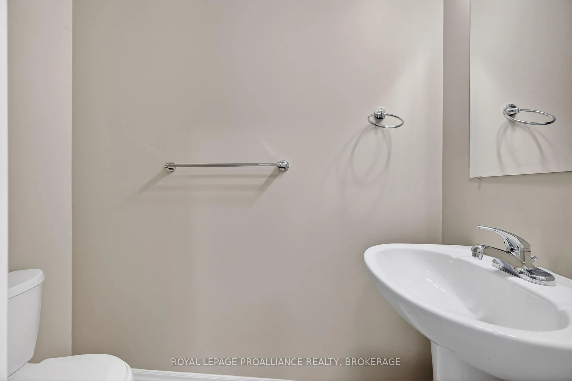 Photo 7 of 953 Blossom Street, Kingston, City Northwest — HOMEH