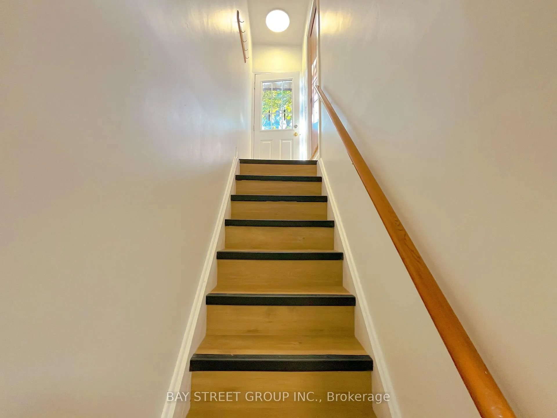 Photo 2 of Unit #Lower, 12 Wakil Drive, St. Catharines, Glendale/Glenridge — HOMEH