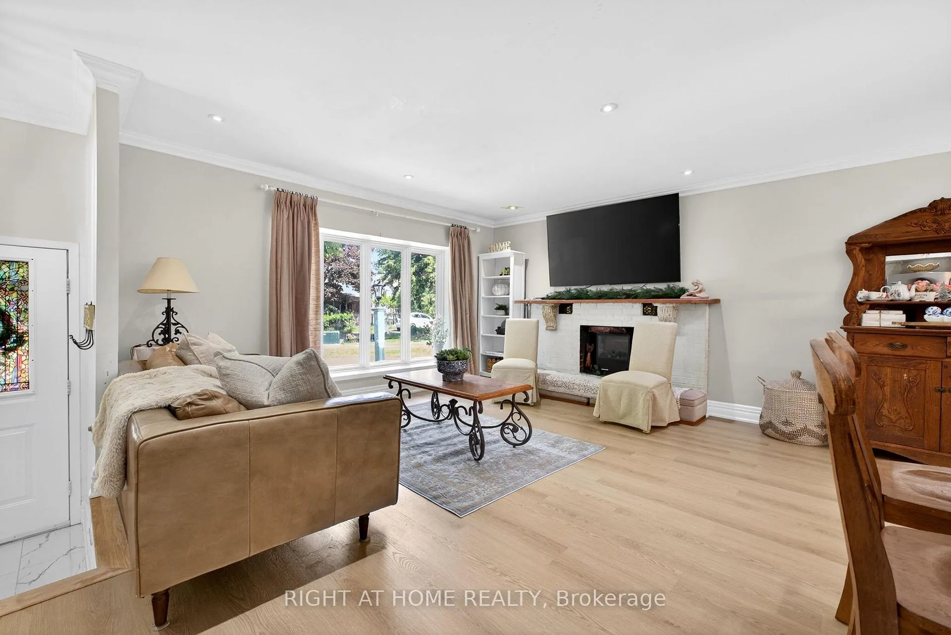 Photo 4 of 20 Cardiff Court, Whitby, Lynde Creek — HOMEH