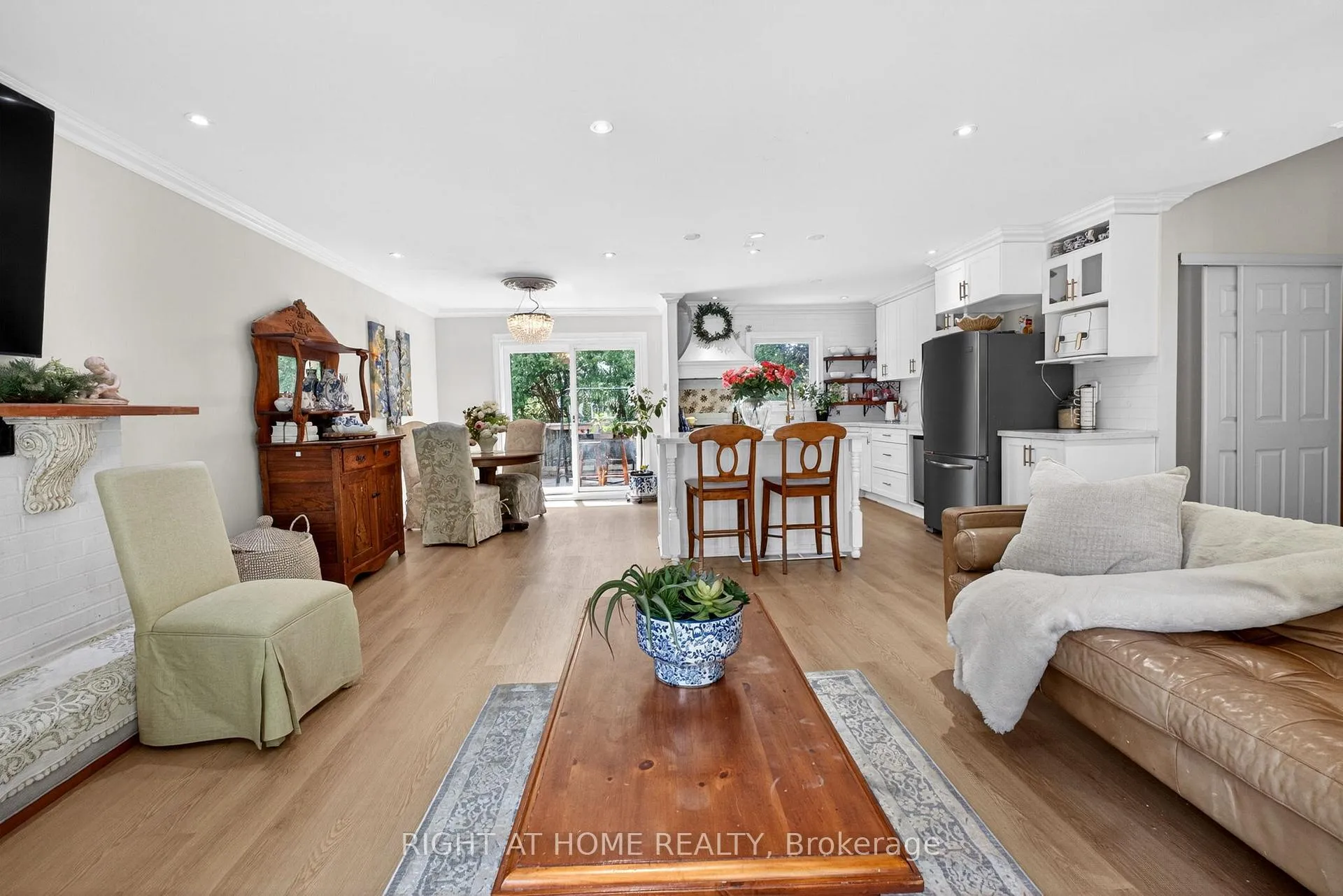 Photo 5 of 20 Cardiff Court, Whitby, Lynde Creek — HOMEH