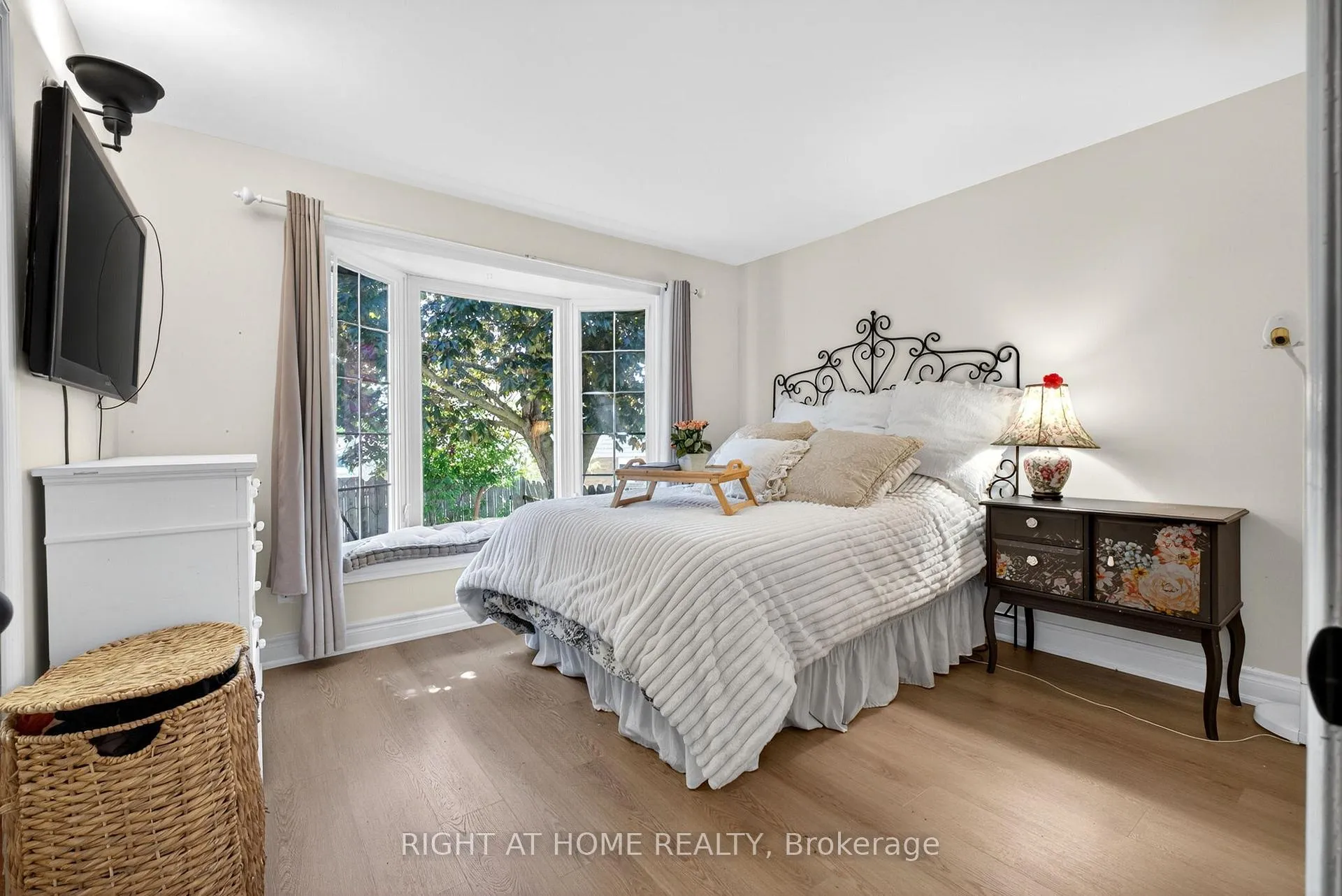 Photo 13 of 20 Cardiff Court, Whitby, Lynde Creek — HOMEH
