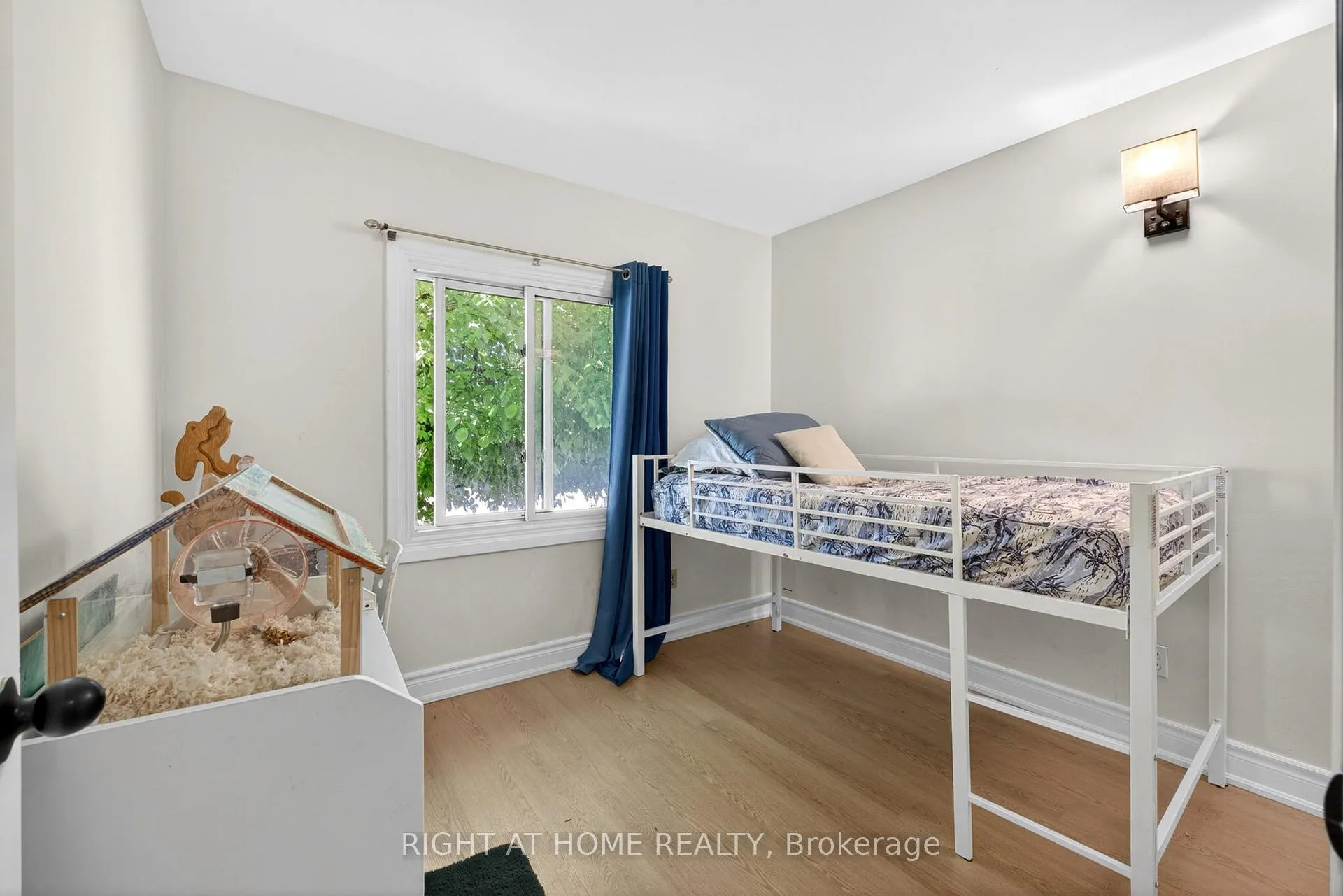 Photo 15 of 20 Cardiff Court, Whitby, Lynde Creek — HOMEH