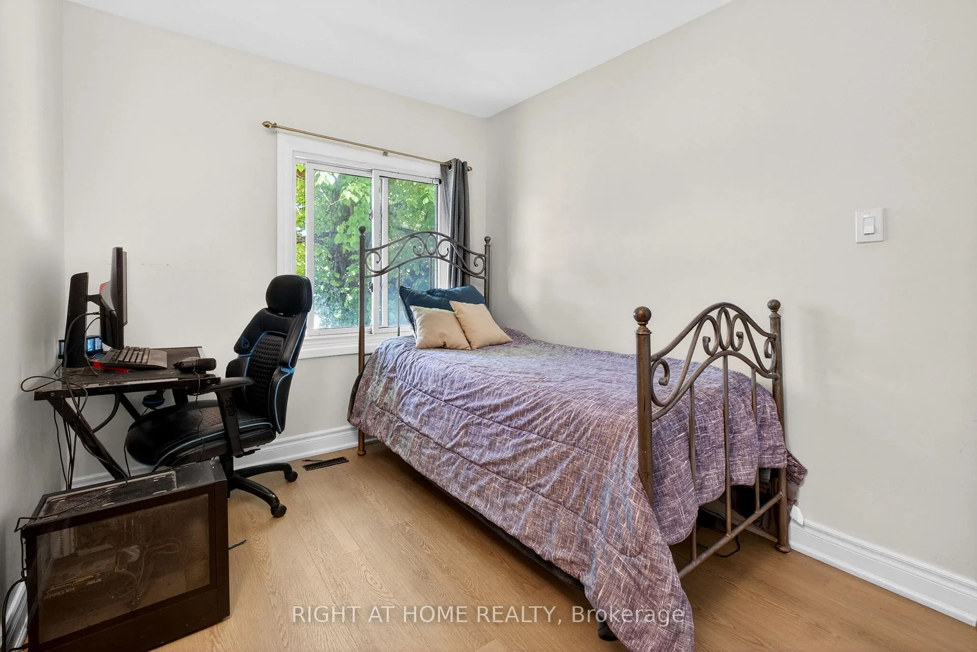 Photo 17 of 20 Cardiff Court, Whitby, Lynde Creek — HOMEH