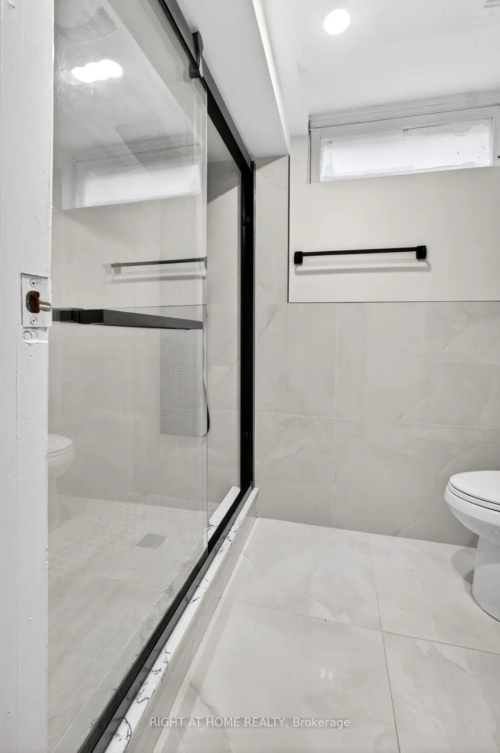 Photo 21 of 20 Cardiff Court, Whitby, Lynde Creek — HOMEH