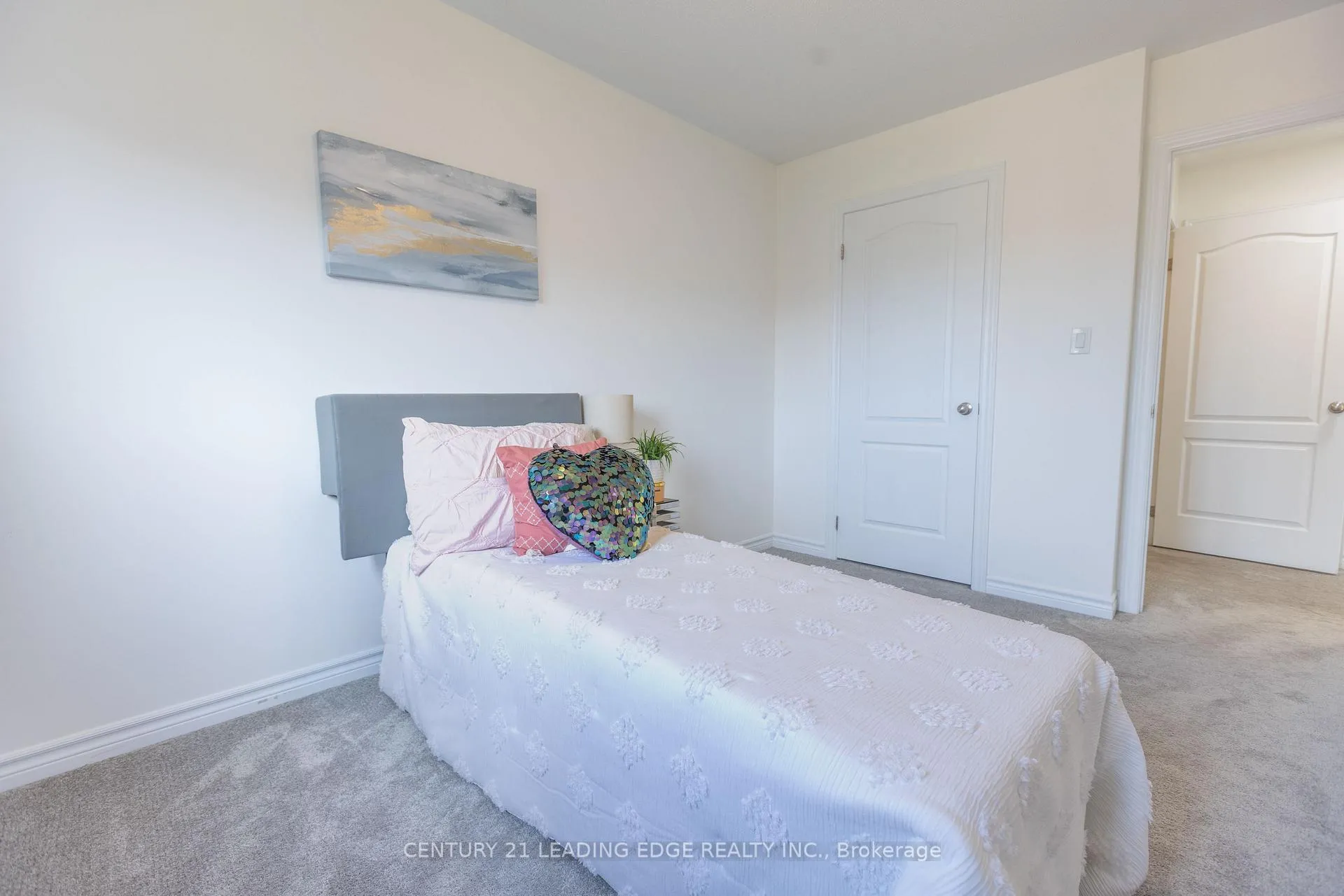 Photo 14 of 8 Bruton Street, Thorold, Thorold Downtown — HOMEH
