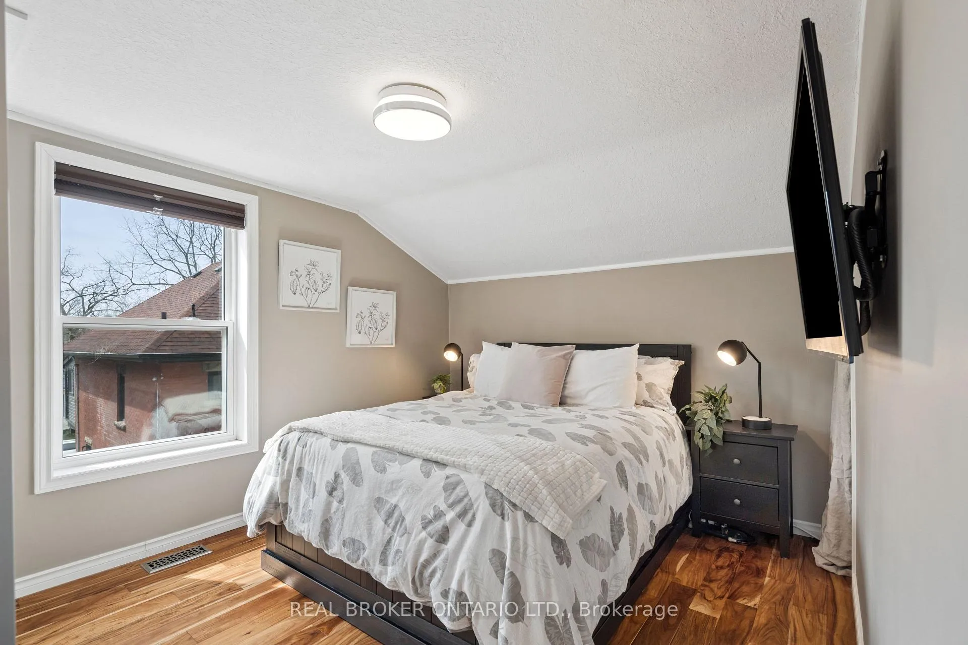 Photo 24 of 26 Dublin Street N, Guelph, Downtown — HOMEH