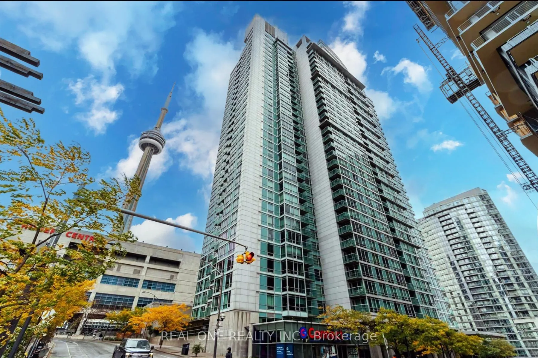 Front of Unit 810, 81 Navy Wharf Court