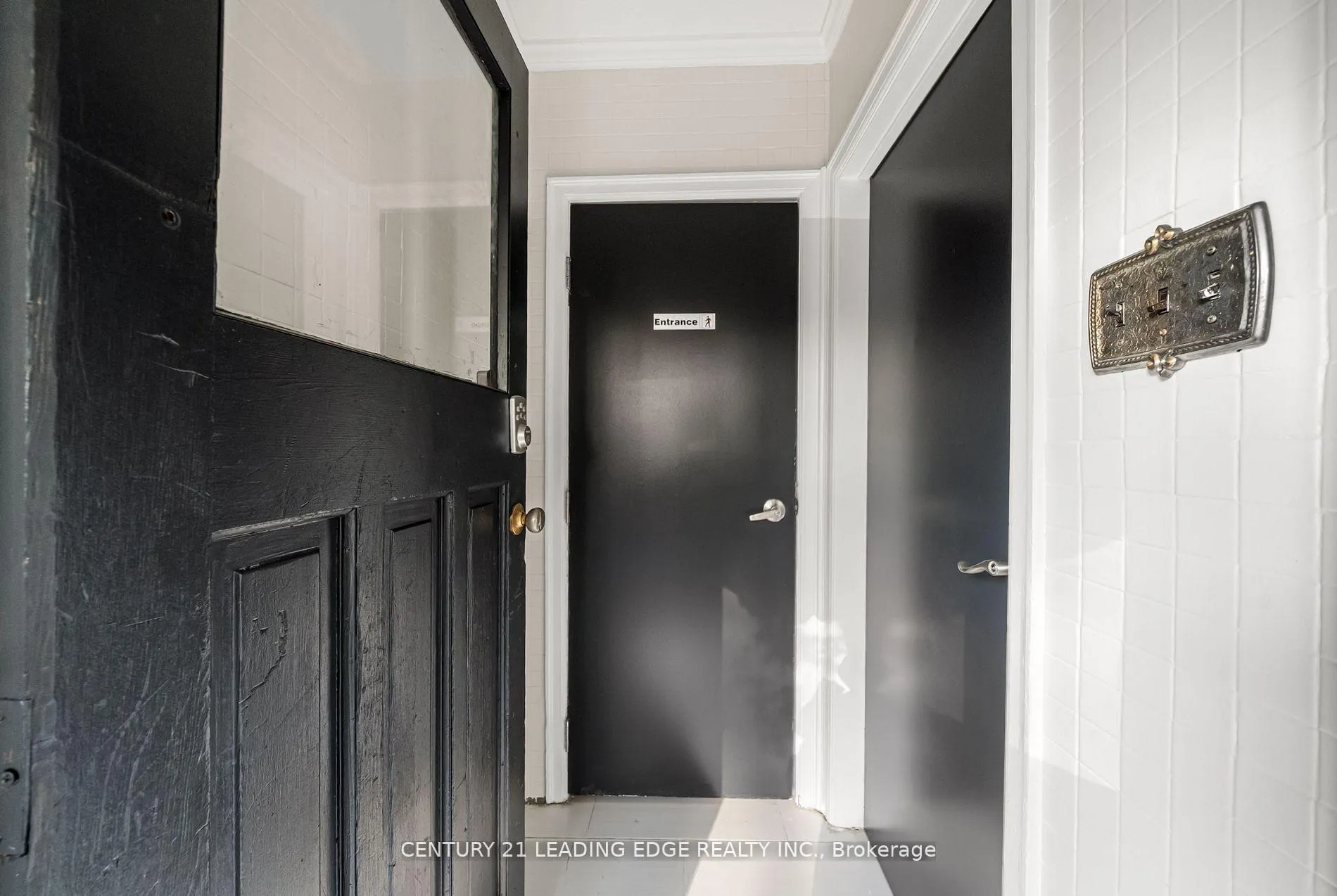 Photo 2 of Unit unit 1B, 620 Birchmount Road, Scarborough, Clairlea-Birchmount — HOMEH