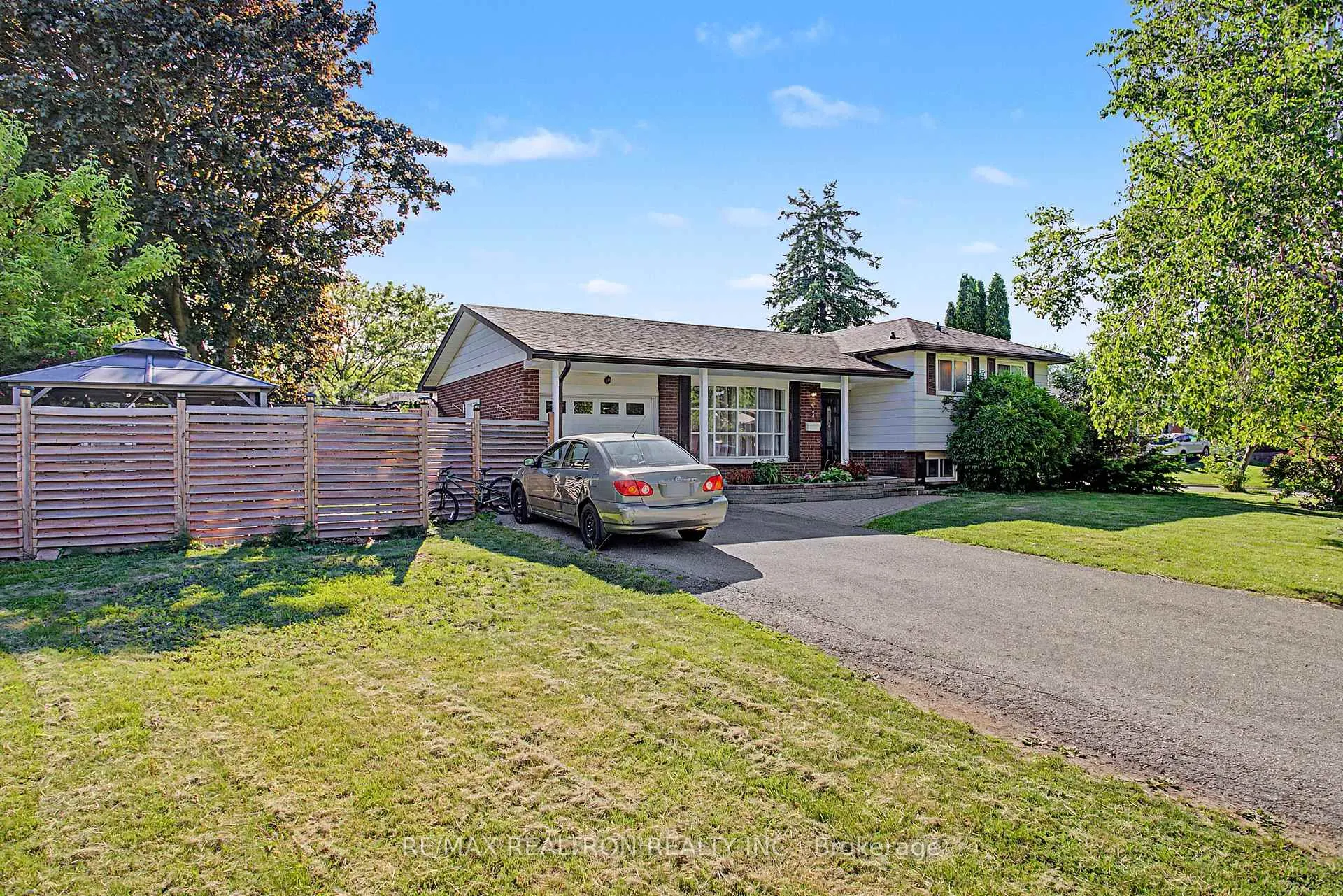 Photo 2 of 6 Turnbull Road, Ajax, South East — HOMEH
