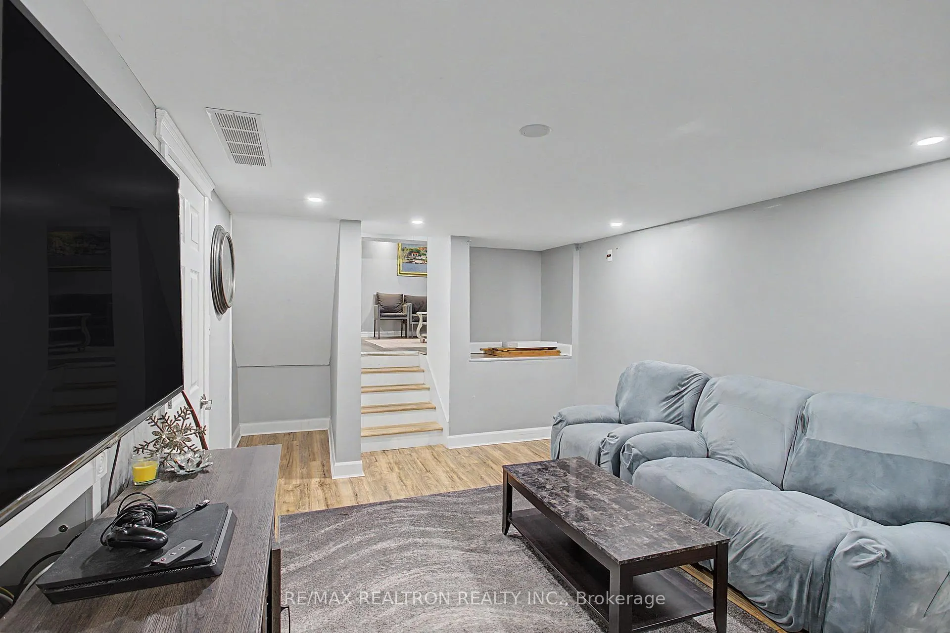 Photo 7 of 6 Turnbull Road, Ajax, South East — HOMEH
