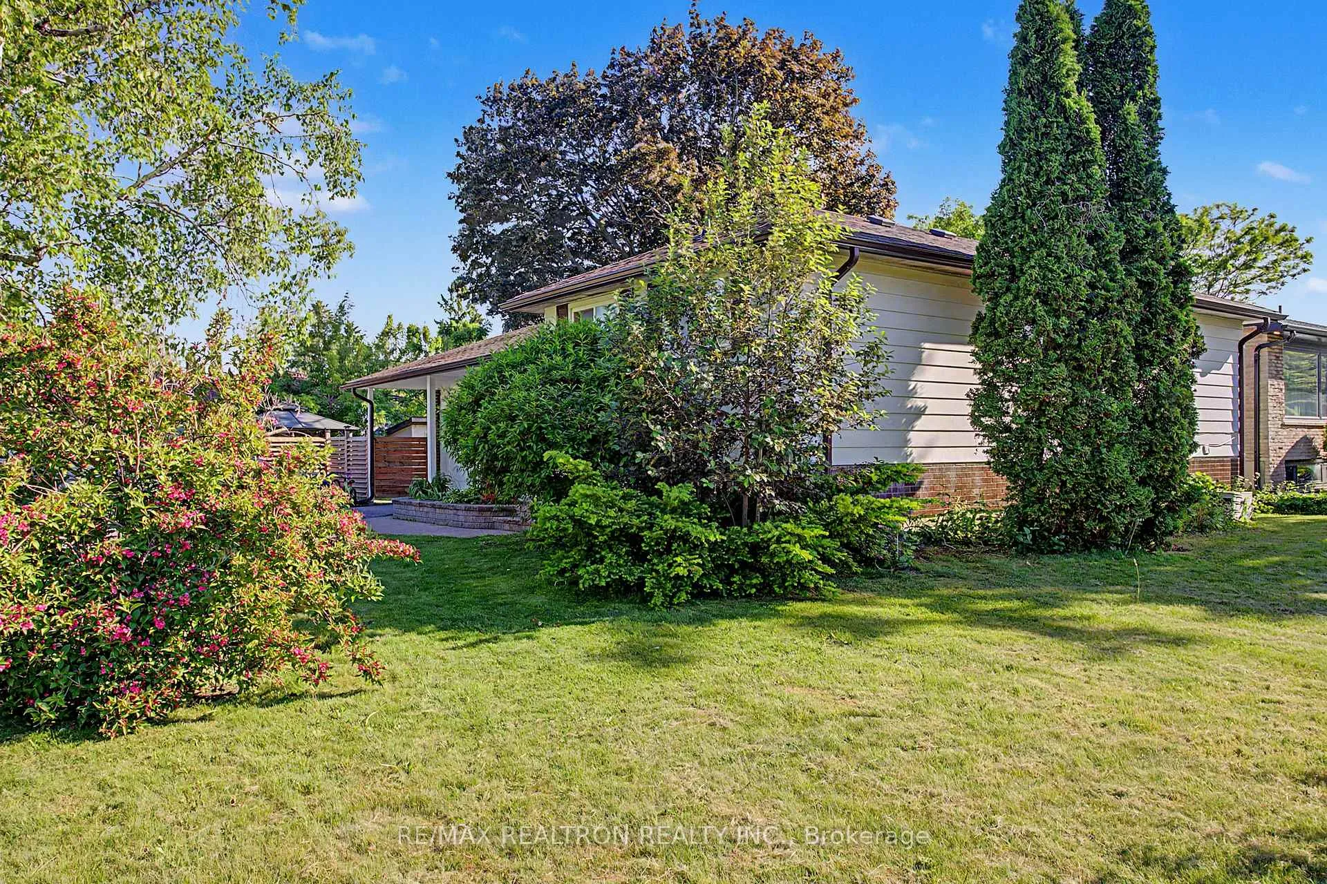 Photo 30 of 6 Turnbull Road, Ajax, South East — HOMEH