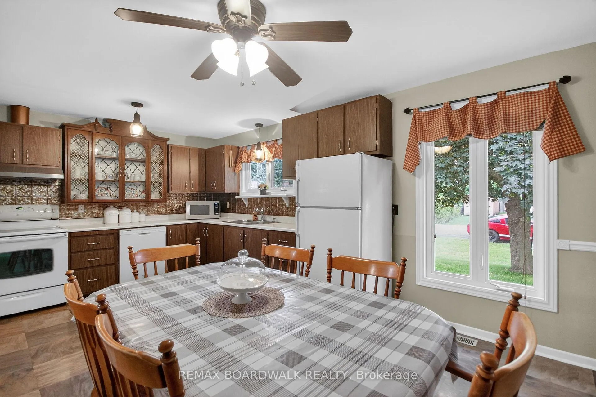 Photo 3 of 6963 Marco Street, Ottawa, Greely — HOMEH