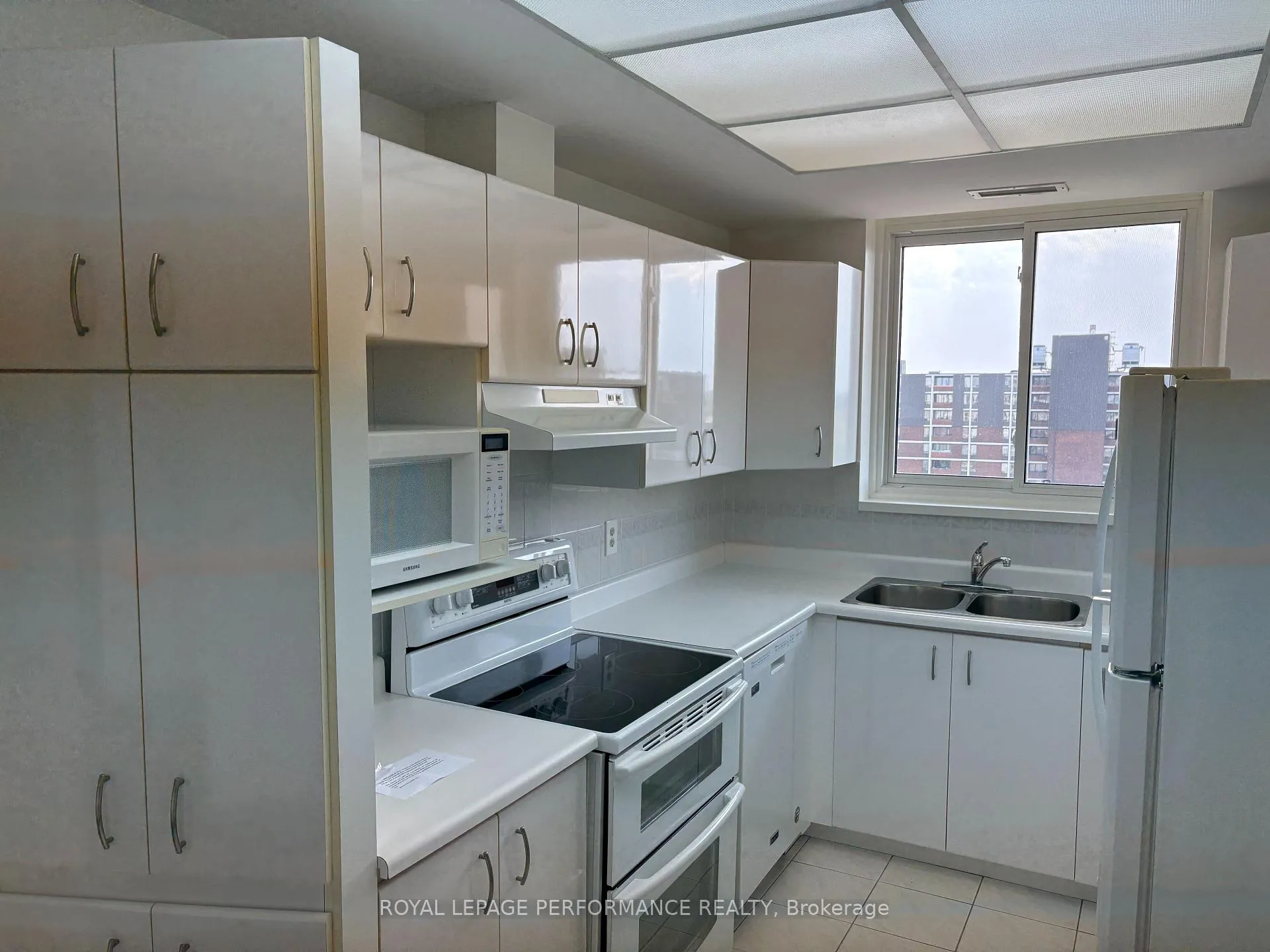 Photo 3 of Unit PH8, 1705 Playfair Drive, Ottawa, Playfair Park — HOMEH