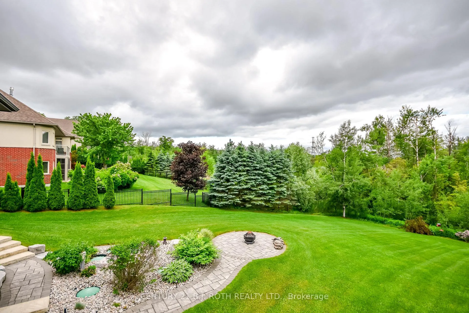 Photo 43 of 37 Wendat Trail, Springwater, Midhurst — HOMEH