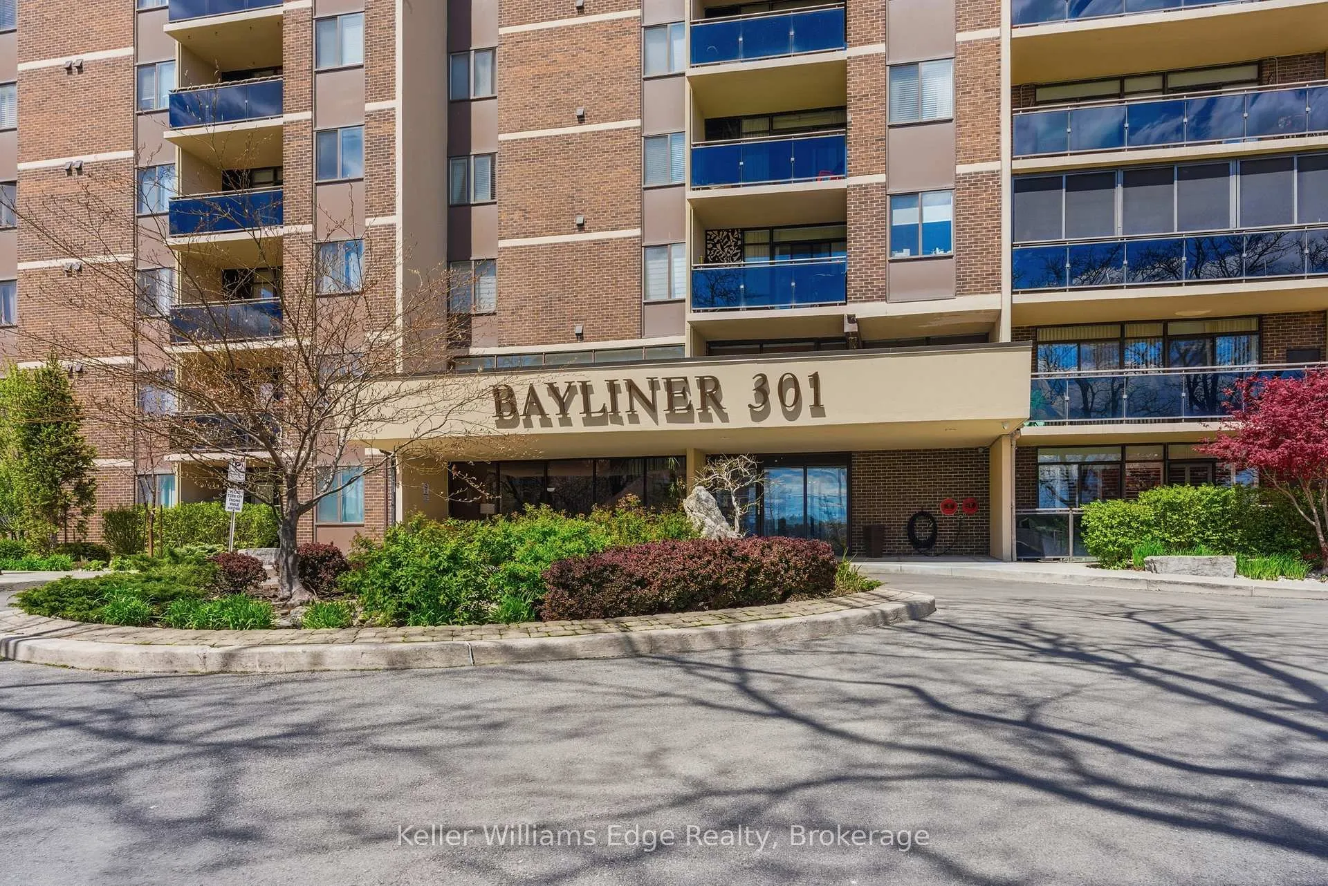 Photo 4 of Unit 507, 301 Frances Avenue, Hamilton, Lakeshore — HOMEH