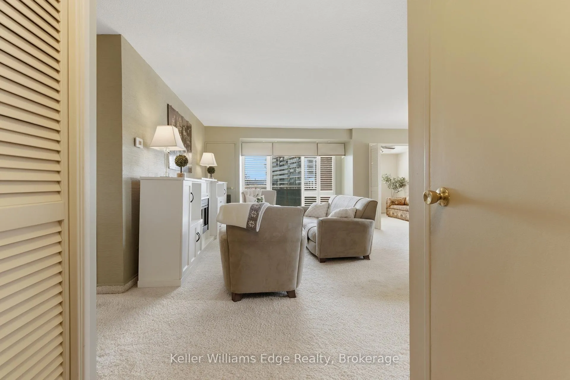 Photo 5 of Unit 507, 301 Frances Avenue, Hamilton, Lakeshore — HOMEH
