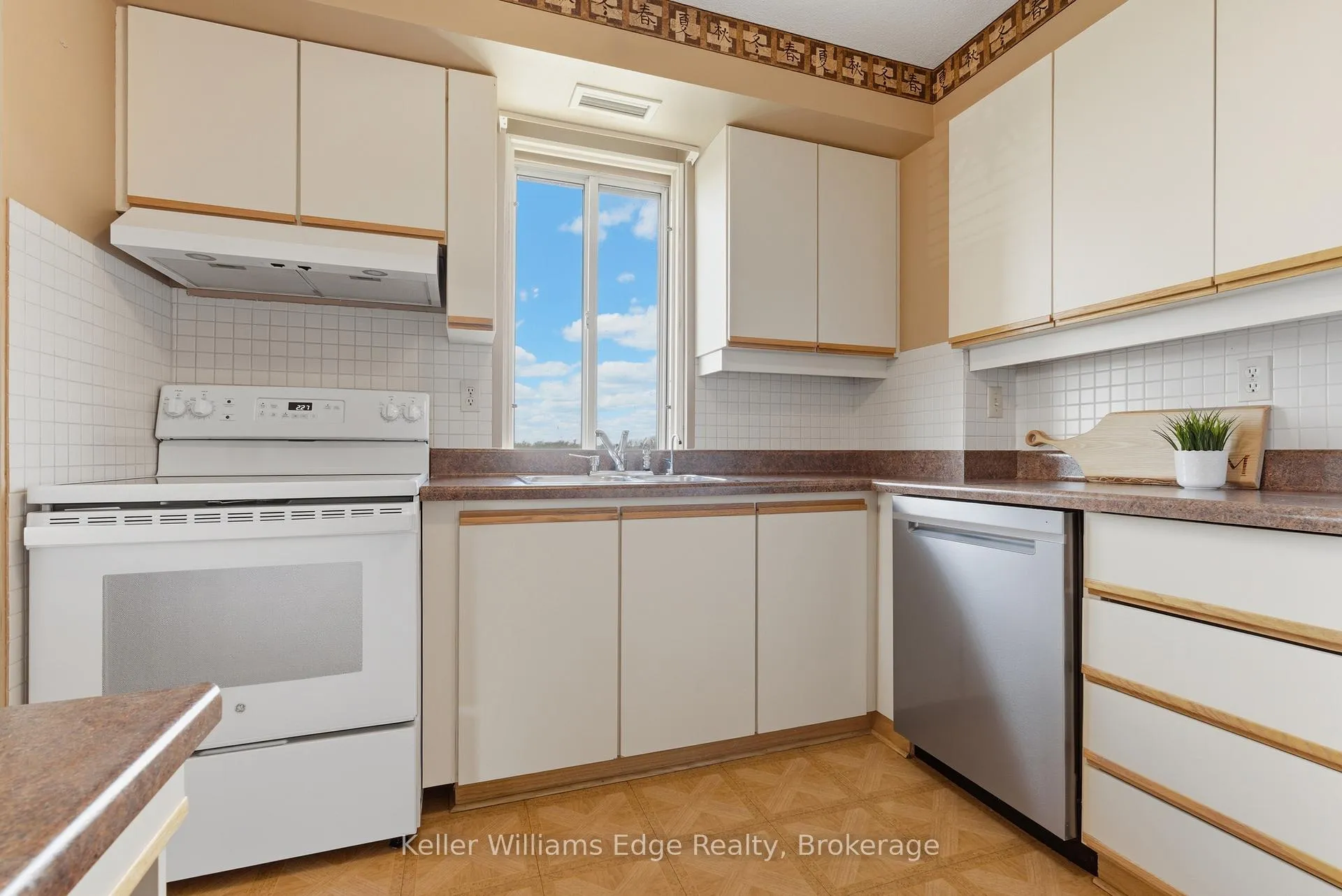 Photo 16 of Unit 507, 301 Frances Avenue, Hamilton, Lakeshore — HOMEH
