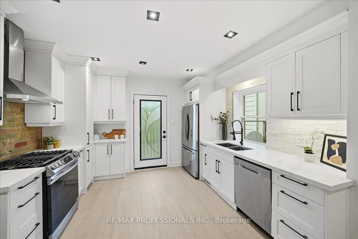 Photo 11 of 777 Dufferin Street, Toronto, Dufferin Grove — HOMEH