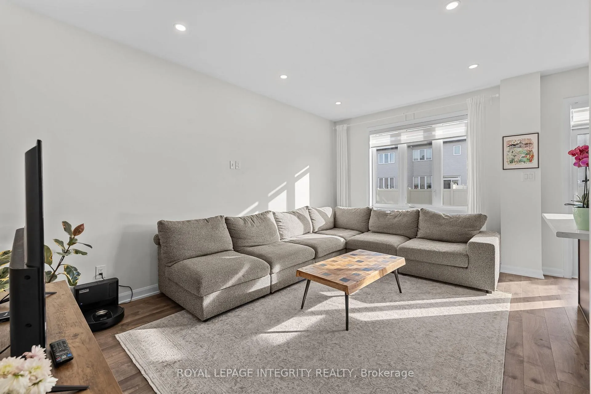 Photo 5 of 43 Finglas Court, Ottawa, Barrhaven - Half Moon Bay — HOMEH