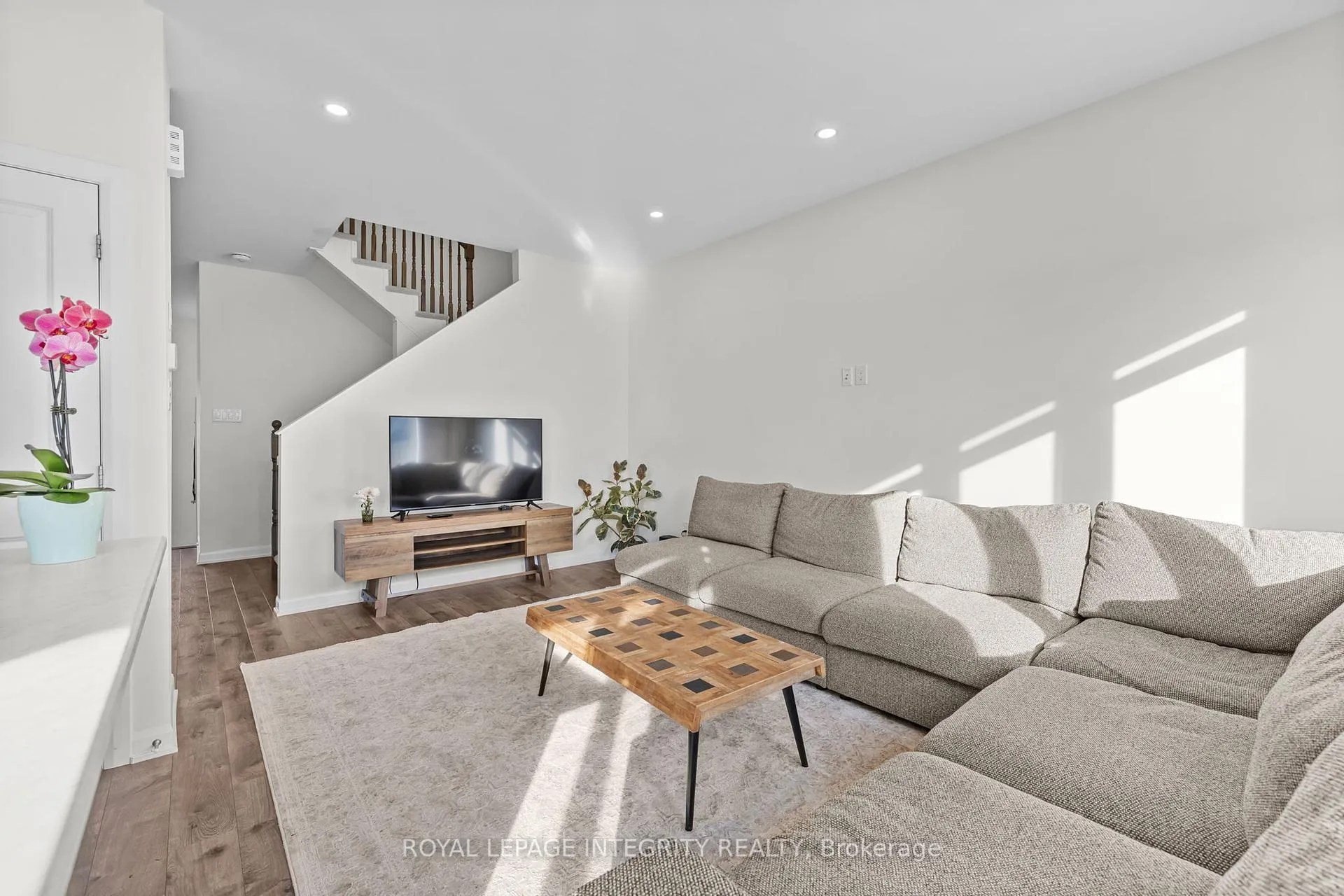 Photo 7 of 43 Finglas Court, Ottawa, Barrhaven - Half Moon Bay — HOMEH