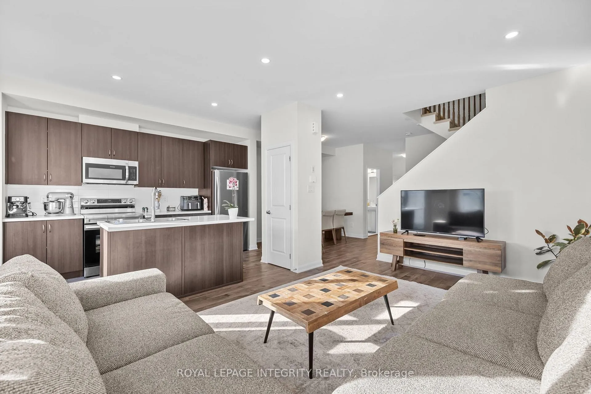 Photo 8 of 43 Finglas Court, Ottawa, Barrhaven - Half Moon Bay — HOMEH