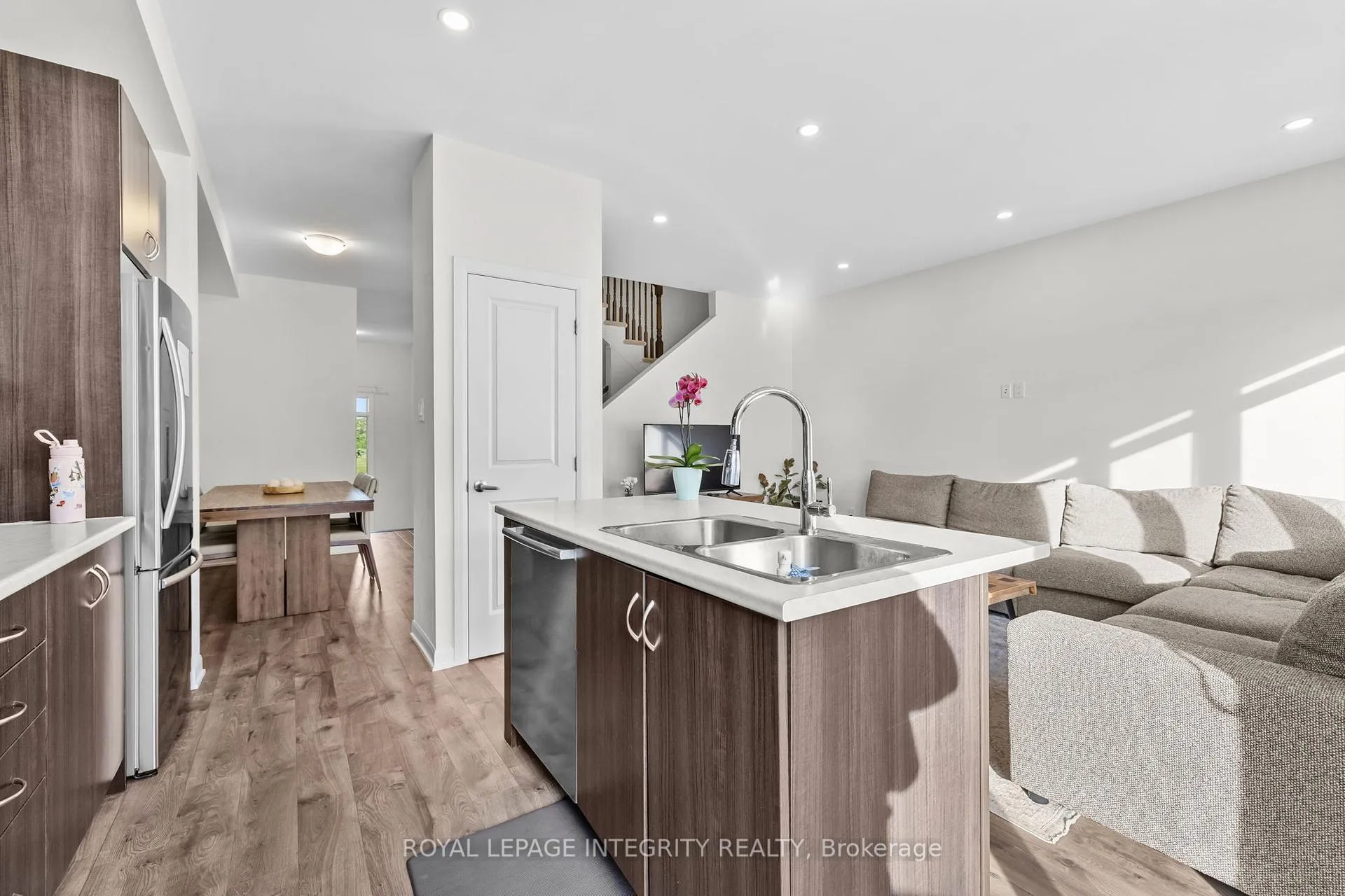 Photo 11 of 43 Finglas Court, Ottawa, Barrhaven - Half Moon Bay — HOMEH