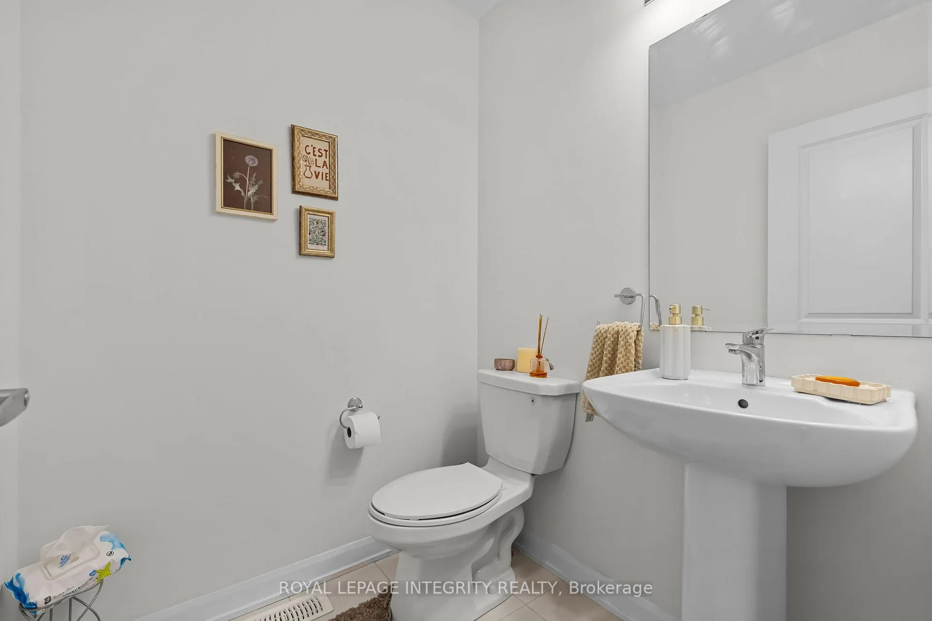 Photo 12 of 43 Finglas Court, Ottawa, Barrhaven - Half Moon Bay — HOMEH